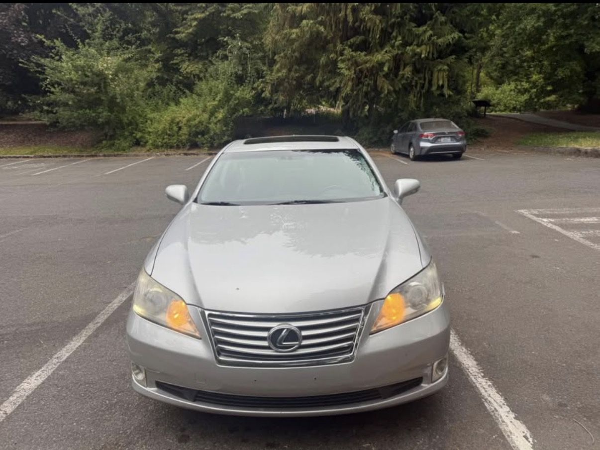 LEXUS ES350 left Side Door Has Been Hit