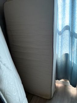 Twin mattress
