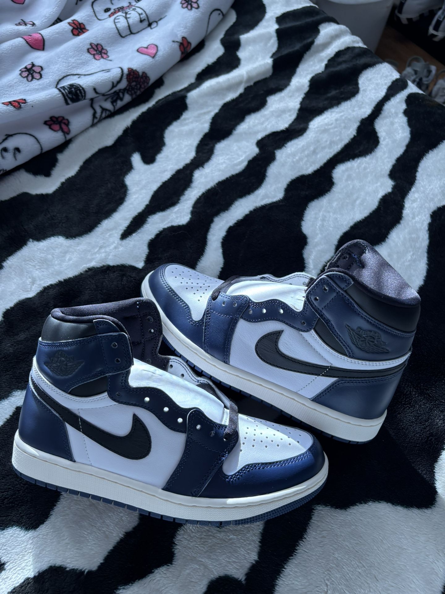 Jordan 1 Midnight Navy
