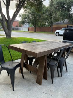 Outdoor table with 6 metal chairs (Delivery Available )