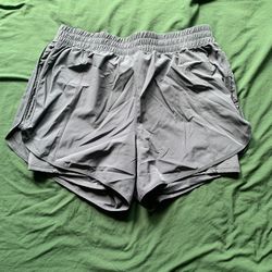 Women’s Activewear Shorts Size XL Green 