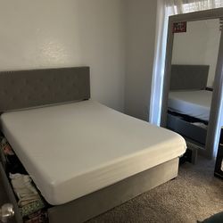 queen bed with storage and mirror 