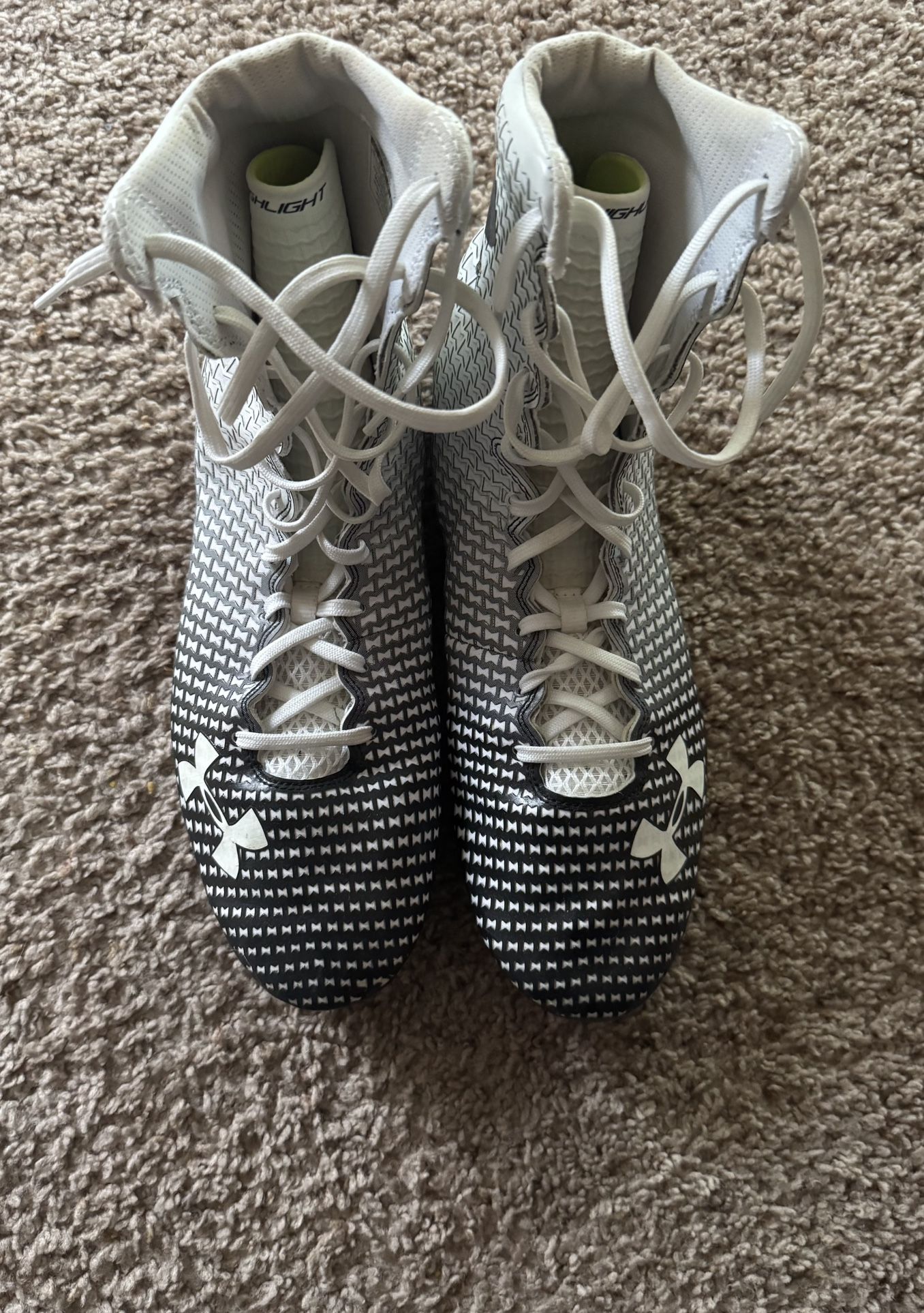 Under Armour Men's Clutch Fit Hightop Football Cleats, Size 13