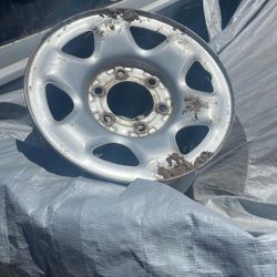 Old Nissan Rim /possible Hardbody