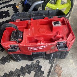 Milwaukee Vacuum 