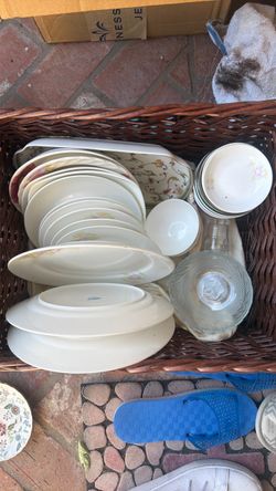 Mixed Lot of Ceramic Dishes and Glassware