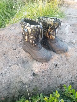Snow Boots Kids Size 3