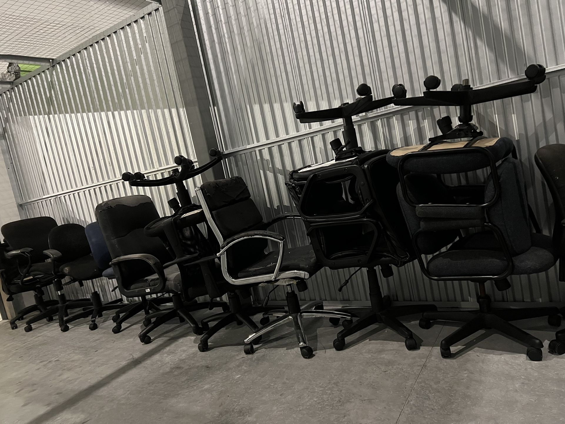 πͺ Assorted Office Chairs πͺ