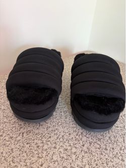 BLACK UGG PLATFORM SLIDES
