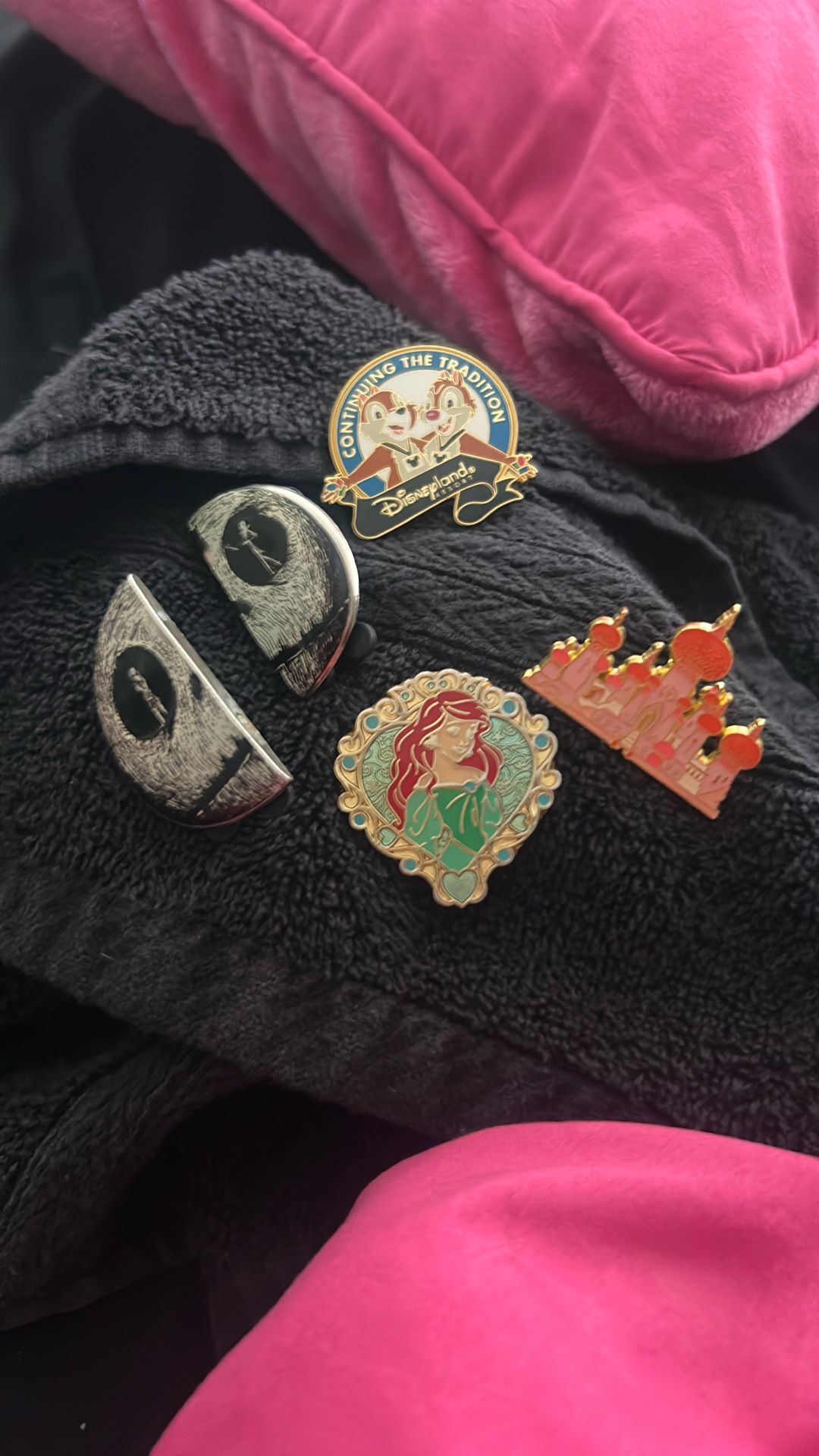 Disney pins