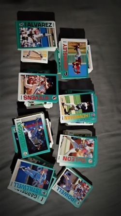 Fleer MLB Baseball Cards Lot