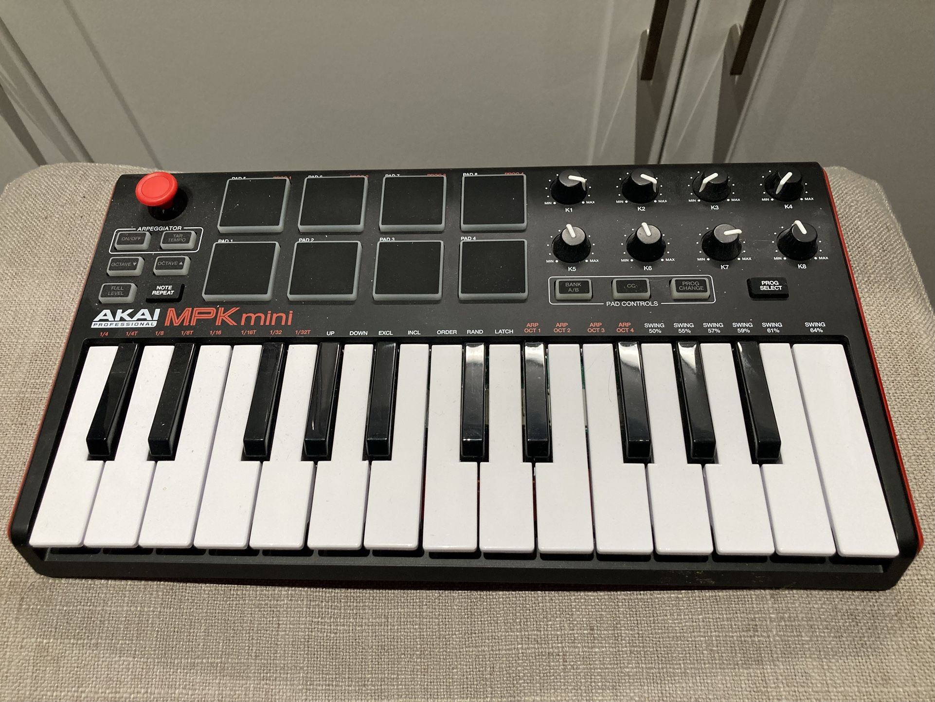 Akai MPK Mini MK3 – Compact MIDI Controller in Great Condition