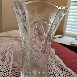 BEAUTIFUL VINTAGE STAR OF DAVID PRESCUT FLUTED HEXAGON VASE, PERFECT CONDITION 