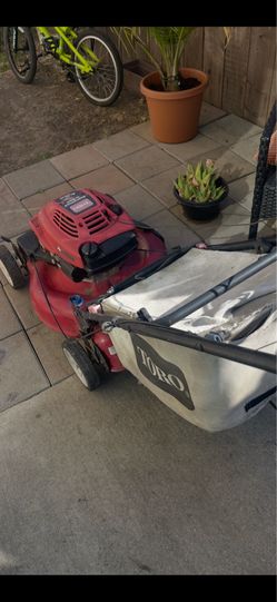 Toro 6.5 lawnmower with bag