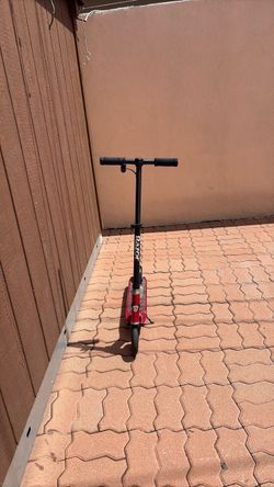Razor Electric Scooter Red power a2 with charger 10 mph