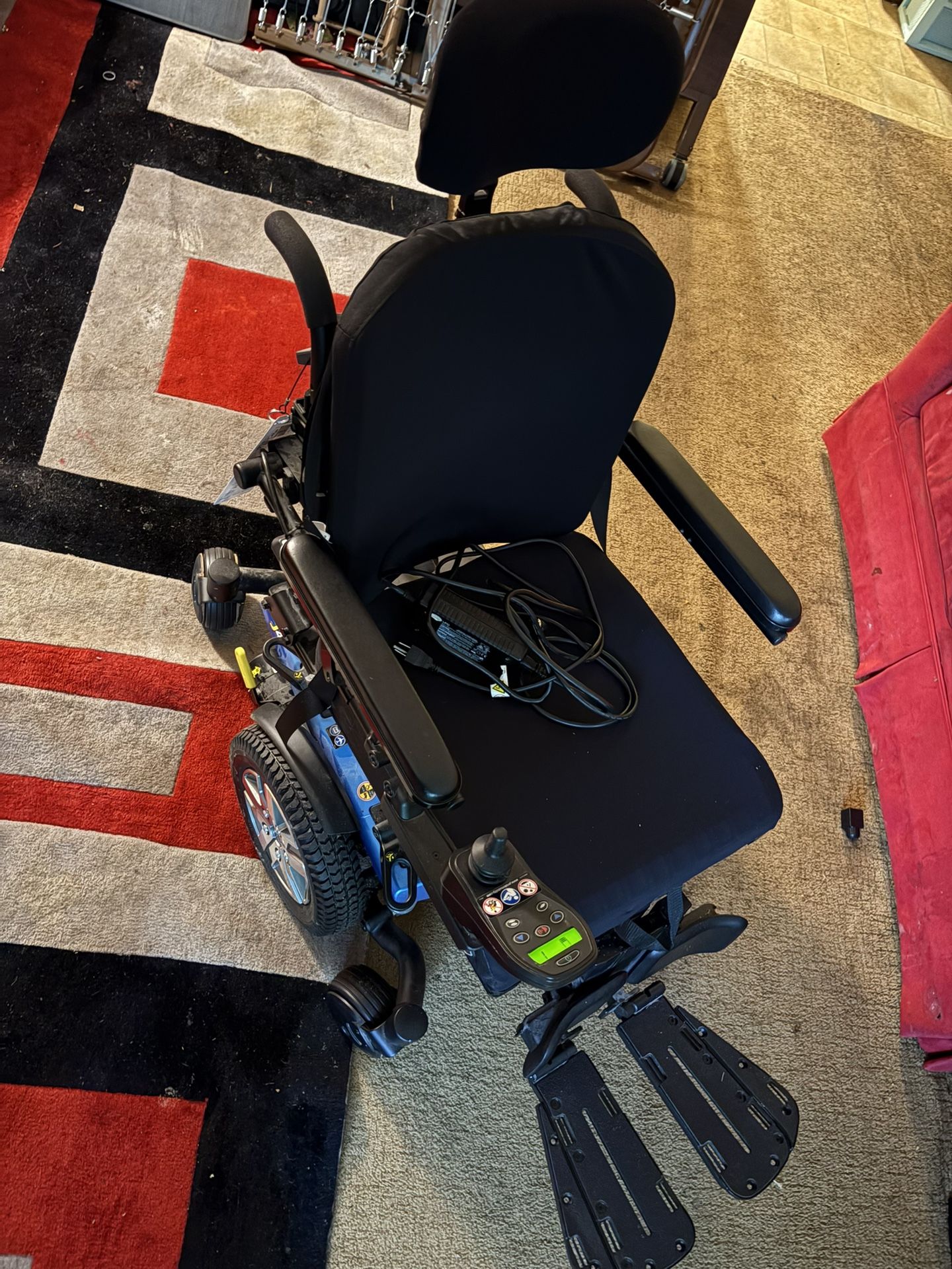 J4 Quantum Electric Power Wheelchair