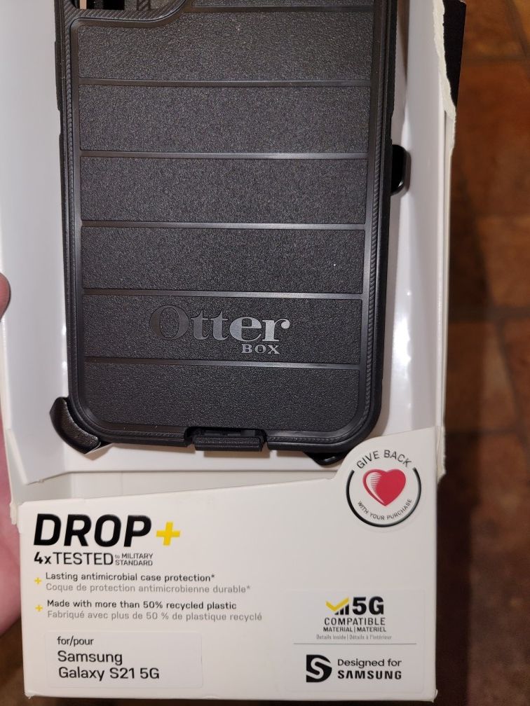 Samsung Galaxy S21 Outterbox With Clip