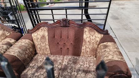 Victorian Style Tufted Sofa