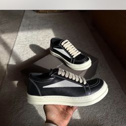 Rick Owens DRKSHDW Hollywood Vintage Low 'Black Milk' 1.5 ffer 42 $960 42.5 Offer 43