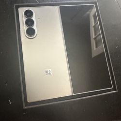 Brand new Unlocked Samsung Z fold 7