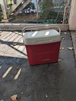 Igloo ice chest