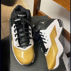 Boy’s Jordan Shoes