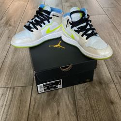 Air Jordan Mid Platinum Tint/volt Blue Tint