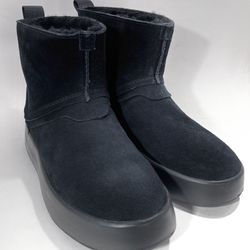 Brand New UGG Black Classic Boom Boots Fleece Lined Size 7