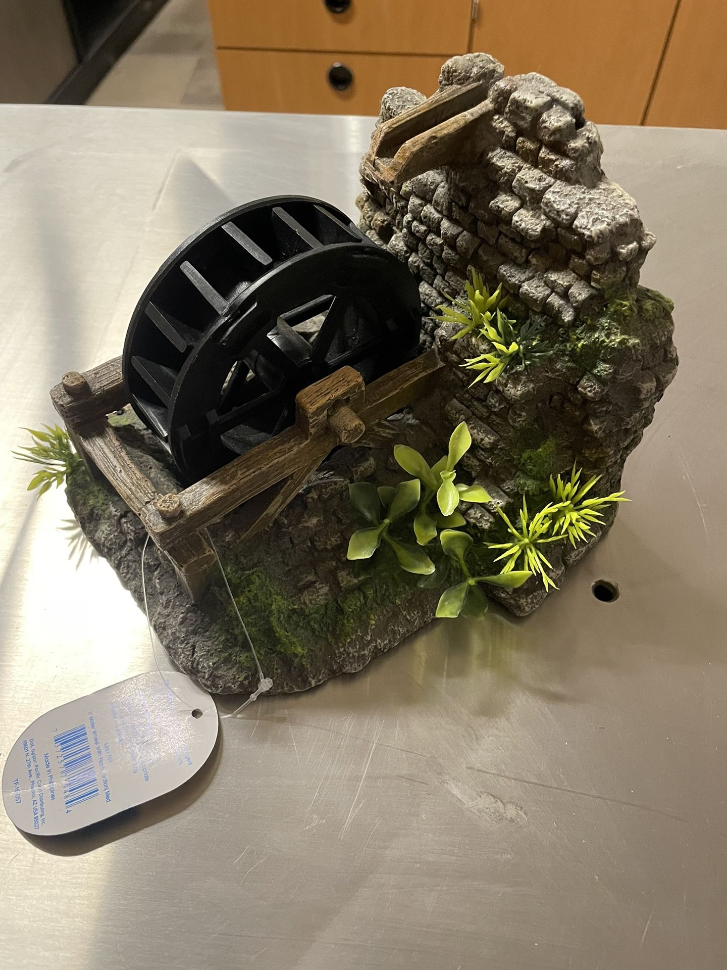 Top Fin® Water Wheel with Plants Bubbler Aquarium Ornament