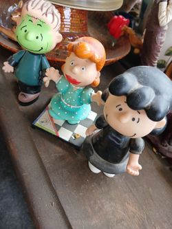 Charlie Brown, Peanuts Characters
