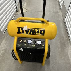 4.5 Gal. Portable Electric AirCompressor New, without box. DEWALT 4.5 Gal. Portable Electric AirCompressor