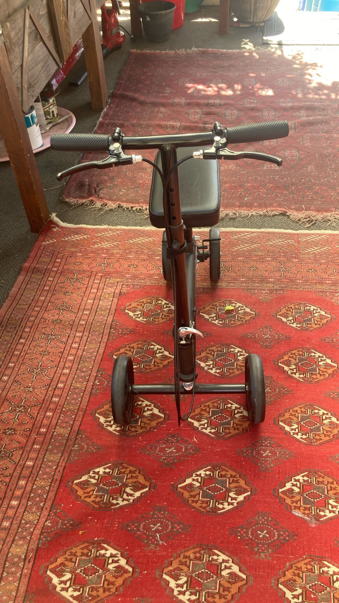 Knee Rover Like New
