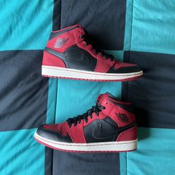 Men’s Air Jordan 1 Mid Size 9 