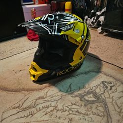 Teen Sized Bmx Racing Helmet With Matching Goggles.