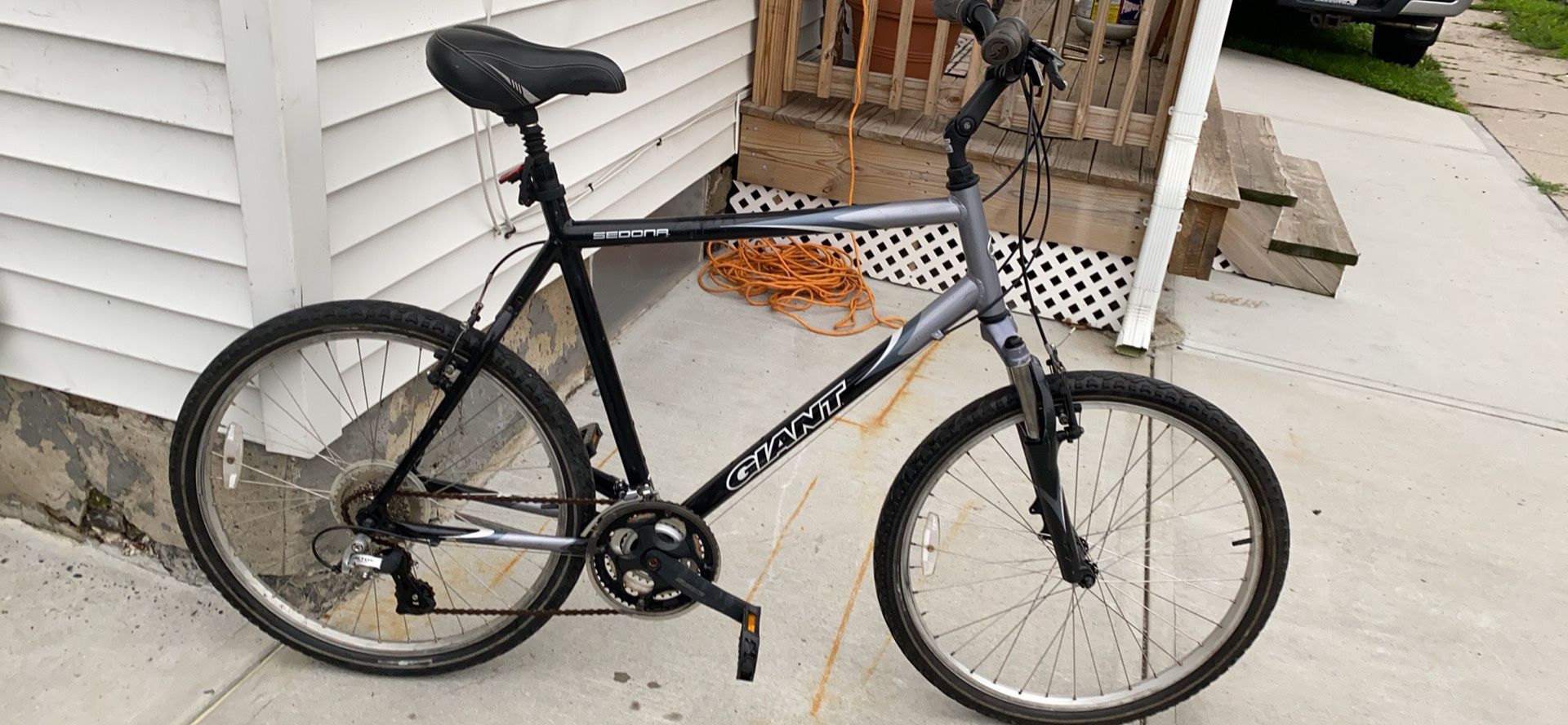 GIANT SEDONA 6061ALLUX EXTRA LIGHT FRAME 23 inches Wheels 26