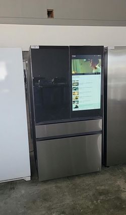Samsung 4‑Door French Door Fridge w/ Family Hub – Stainless, Beverage Center