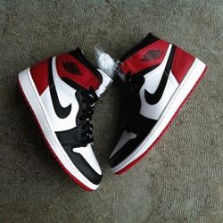 Air Jordan 1 Retro High OG Black Toe