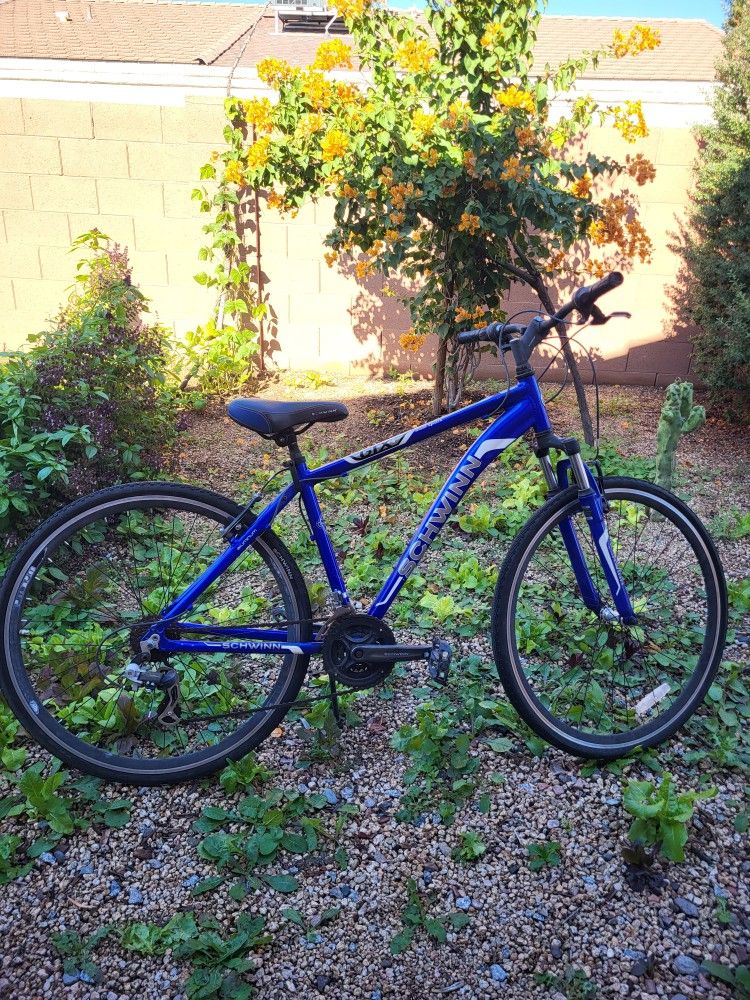 Schwinn Hybrid Bike 