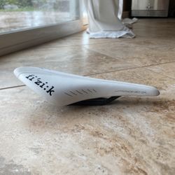 Fizik Arione CX Carbon  Saddle NEW!!!