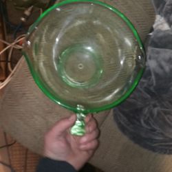 Made In The 20 And 30 Radioactive Cook Where Has Uranium In It And Real Glows Green Under A Black Light 100 Obo