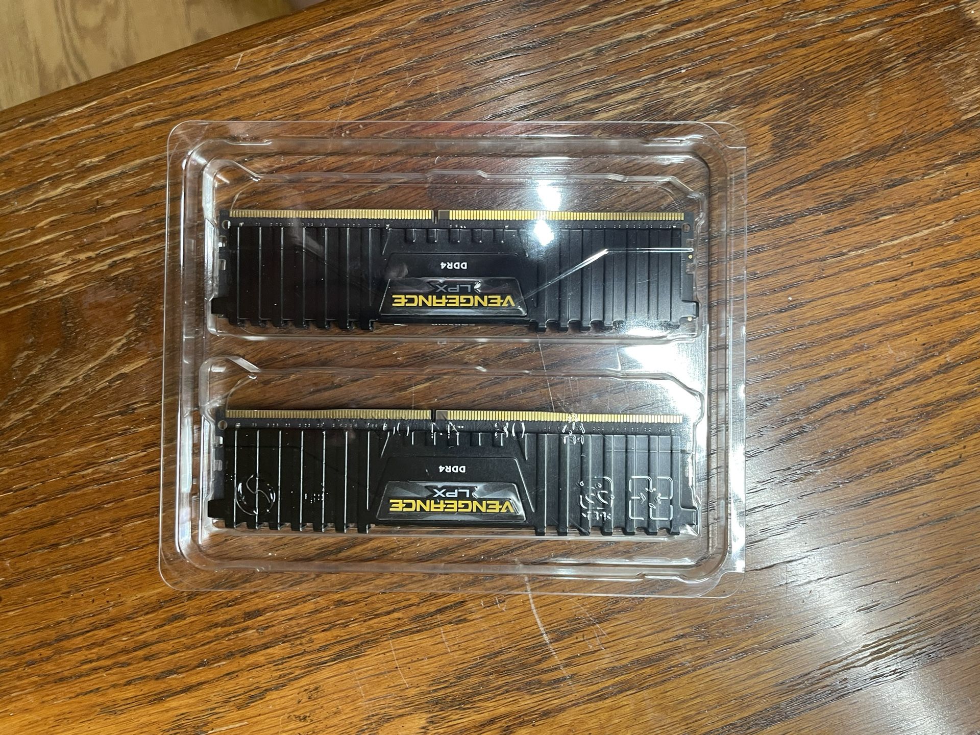 Corsair Vengeance 32GB DDR4 RAM (2x16GB, 2400MHz) – Used, Working