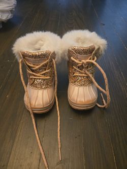 London Fog Size 6 Snow Boots