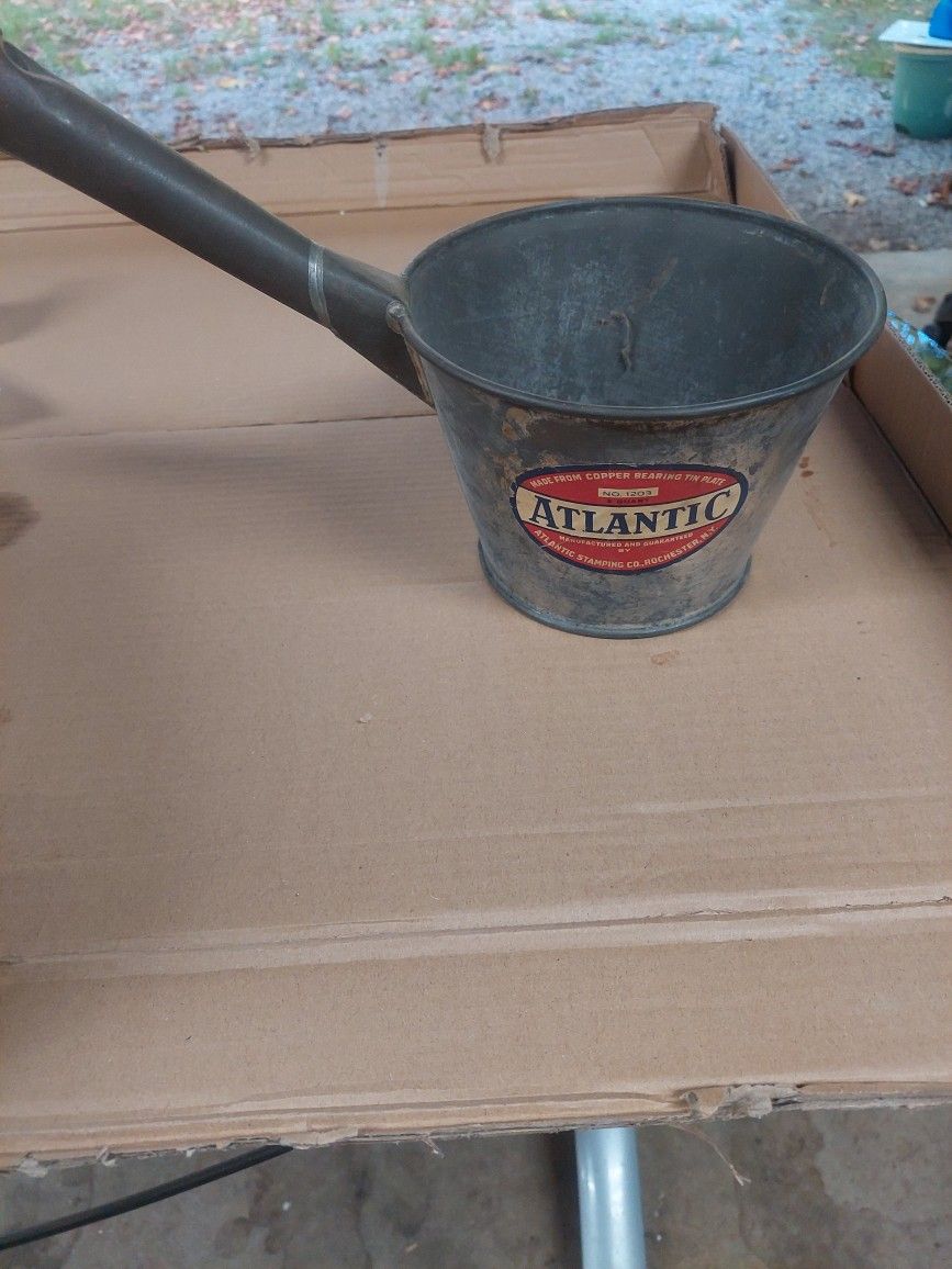 Syrup Dipper Bucket