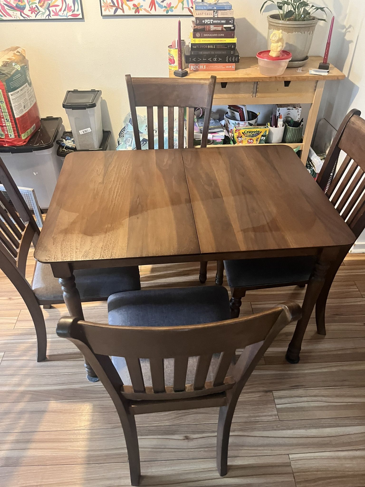 4 Seats & Dining Table