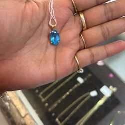 Blue Topaz Colgante 