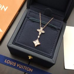 Louis Vuitton Four-leaf clover 🍀 Double flower fringe Flower necklace