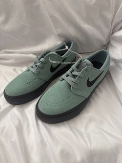Woman shoes