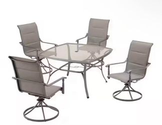 NEW PATIO SET