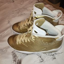 Air jordan number 6 ( Size 13)