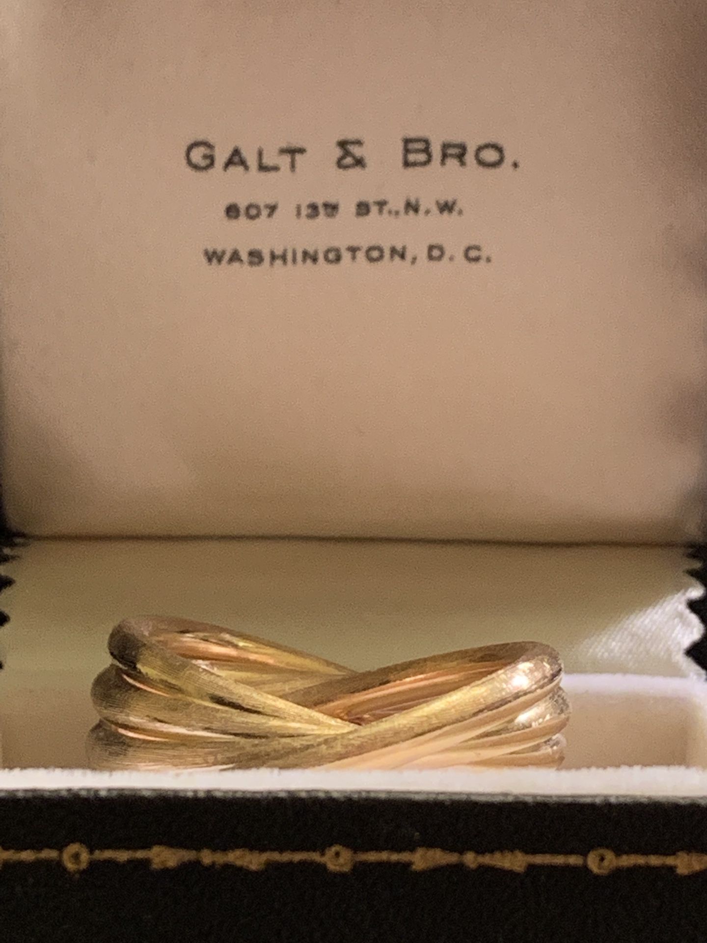 14kt Vintage Brushed Gold Brooch